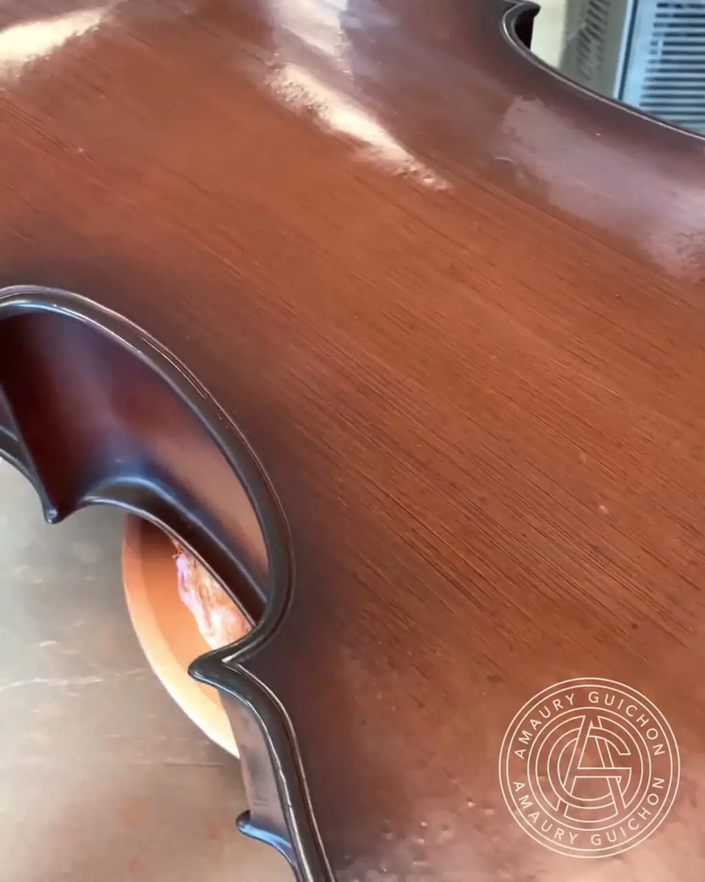 ببینید| فرآیند ساخت یک ویولنسل با شکلات و به روش قناد آمریکایی