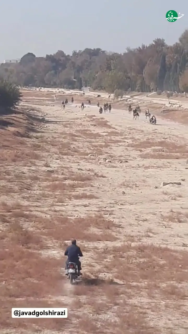 ببینید؛ تصاویر تلخ از تبدیل زاینده‌رود به پیست اسب‌سواری!