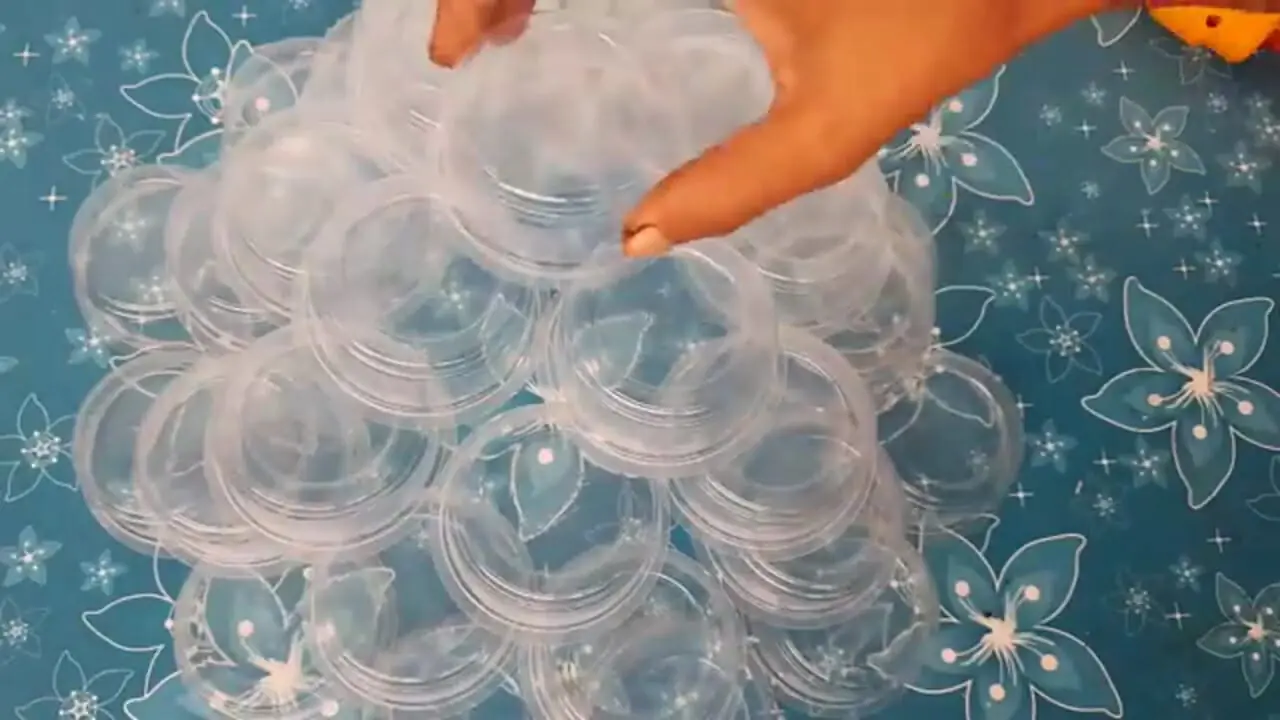 نحوه ساخت یک لوستر ساده و زیبا با لیوان یک بار مصرف