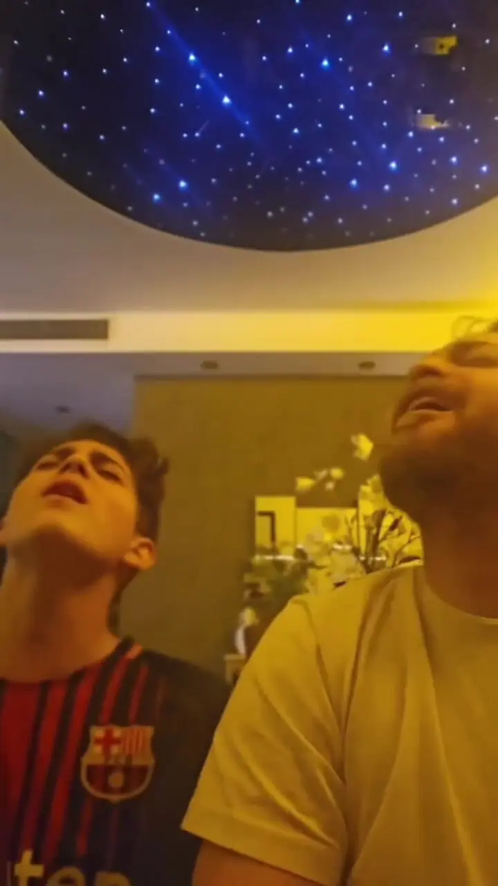 ببینید؛ پسر بابک جهانبخش هم خواننده شد!