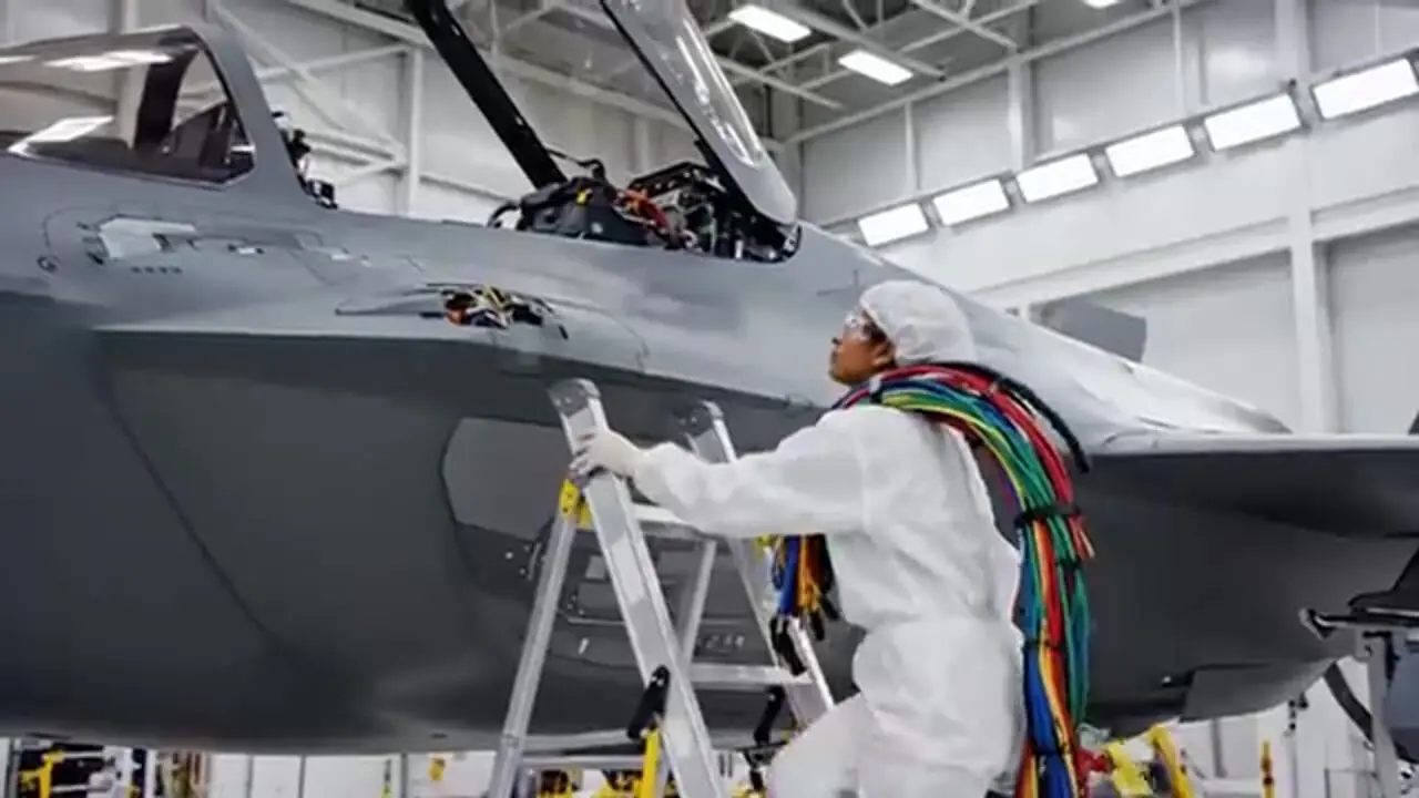 ببنیید| نگاهی به مراحل ساخت جنگنده F-35 در آمریکا