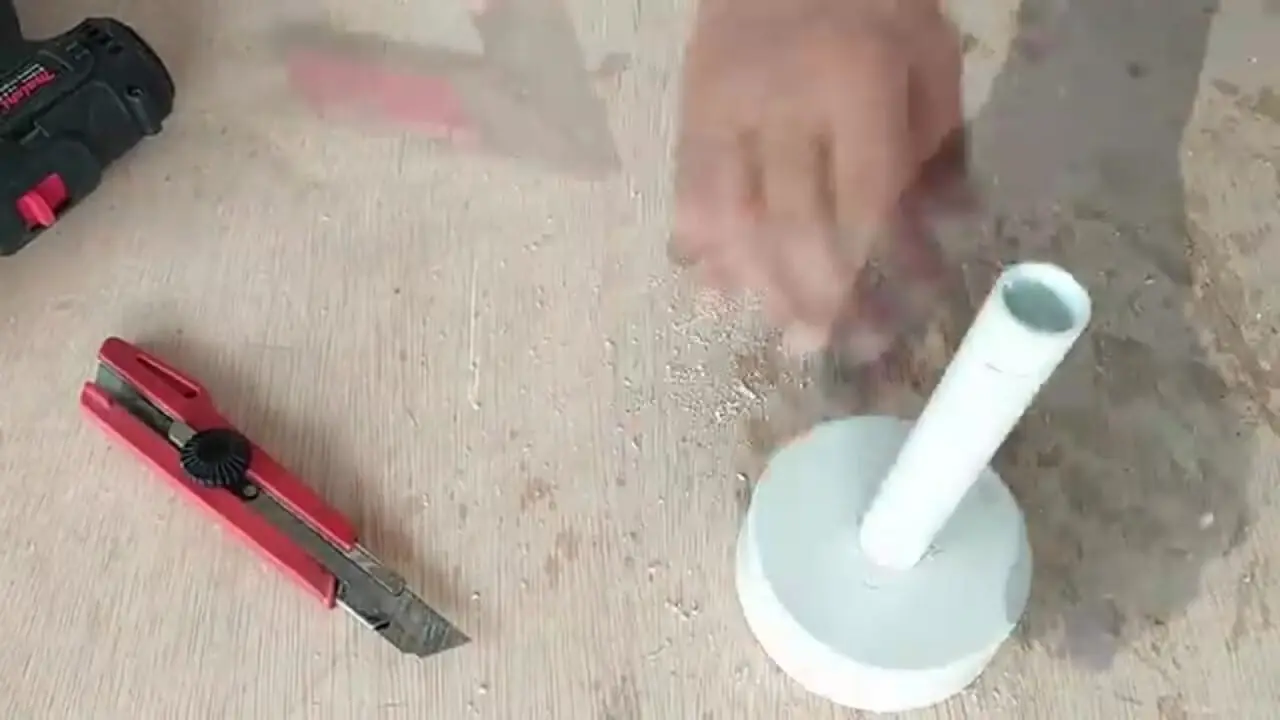 ببینید| ایده ساخت یک چراغ دیواری با لوله پلیکا و بطری شیشه ای به روش استاد اندونزیای