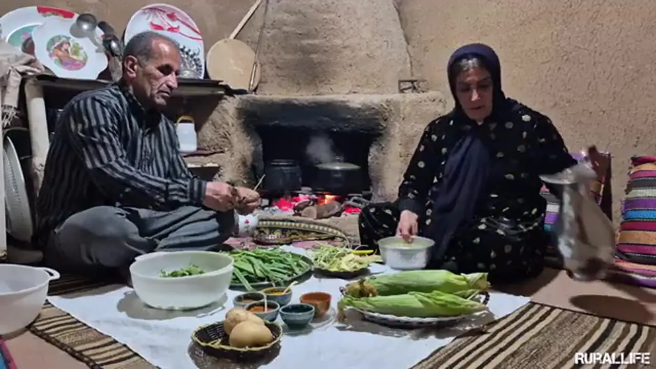 غذای روستایی در ایران؛ پخت آبگوشت مرغ توسط زوج روستایی