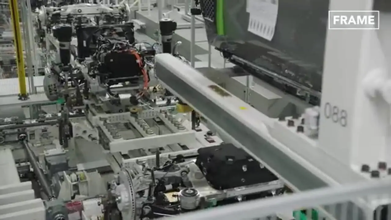 نگاهی به خط تولید بی ام و سری 7 جدید در آلمان