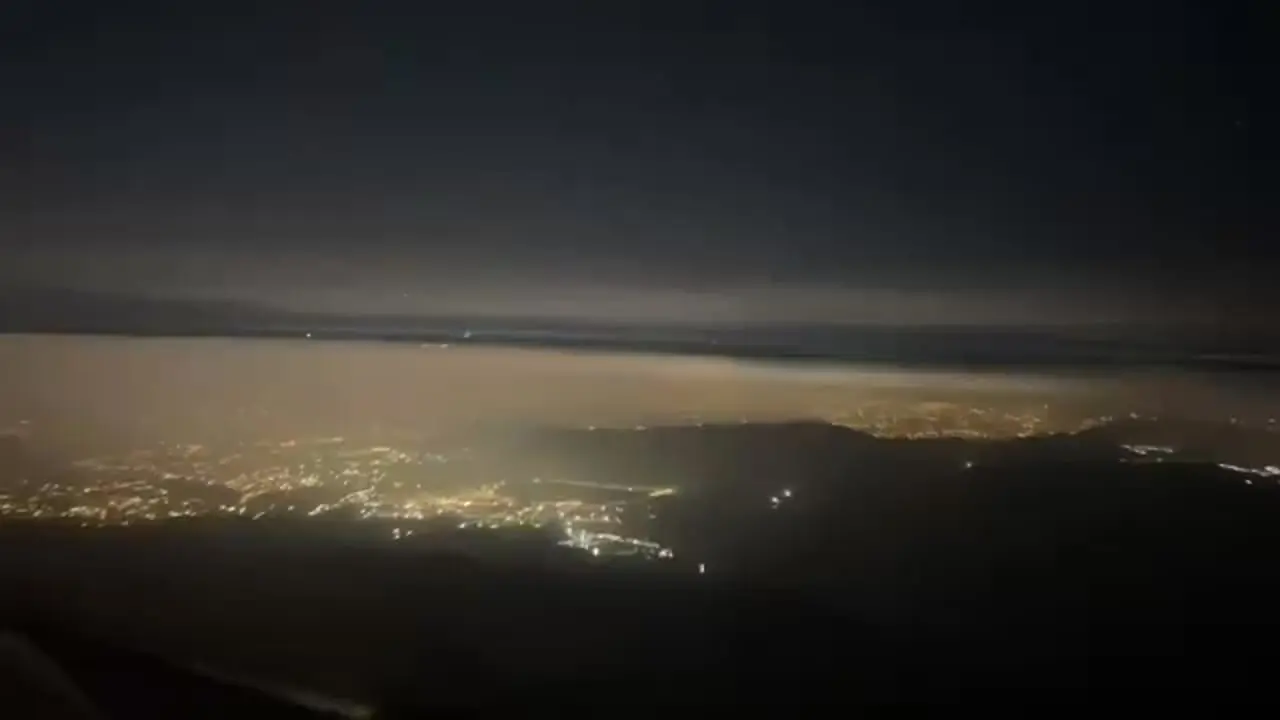 ببینید؛ هوای آلوده تهران از زاویه دید یک خلبان هنگام فرود در فرودگاه مهرآباد