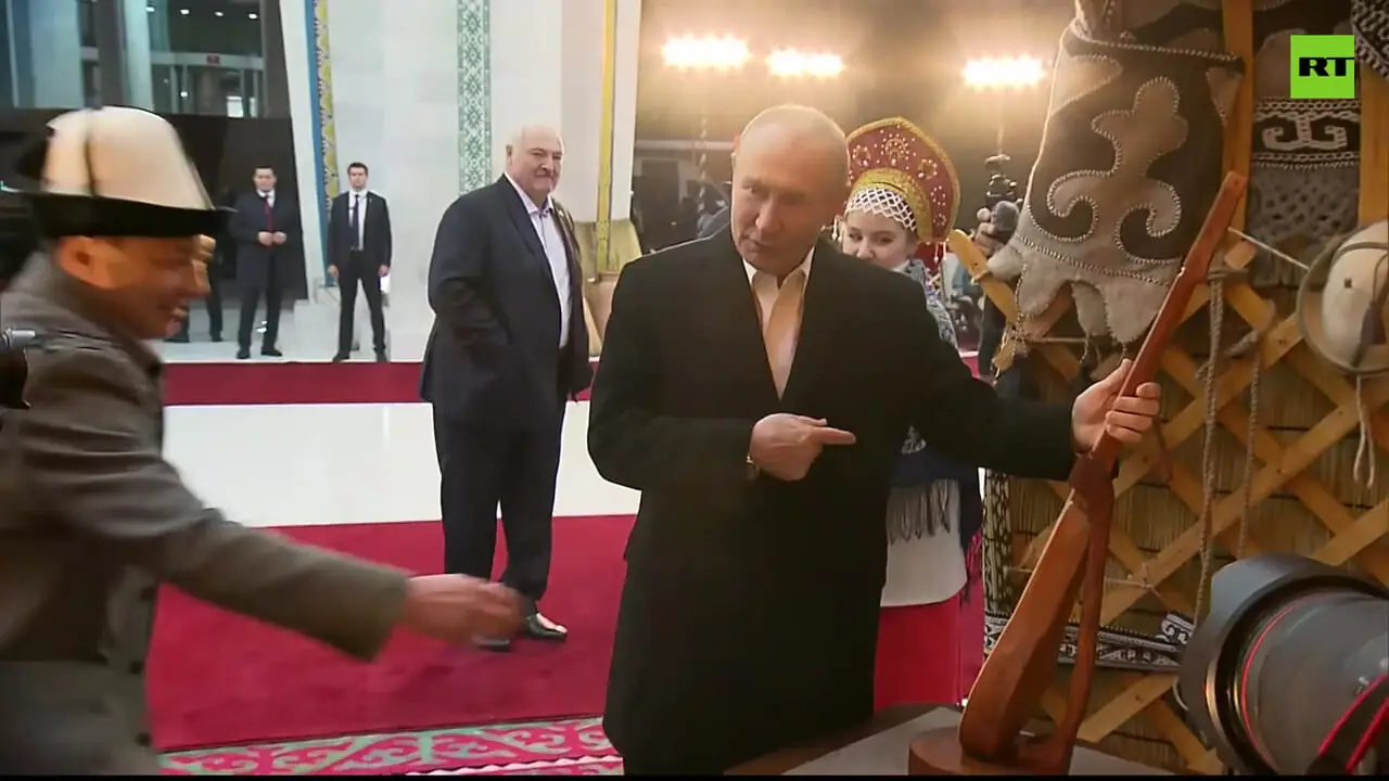 ببینید؛ پوتین هم دست به ساز شد