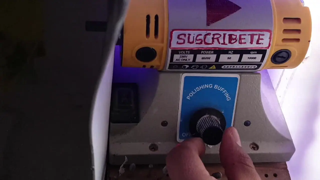 مراحل دیدنی ساخت مجسمه خرس قطبی با سنگ به روش هنرمند بلژیکی