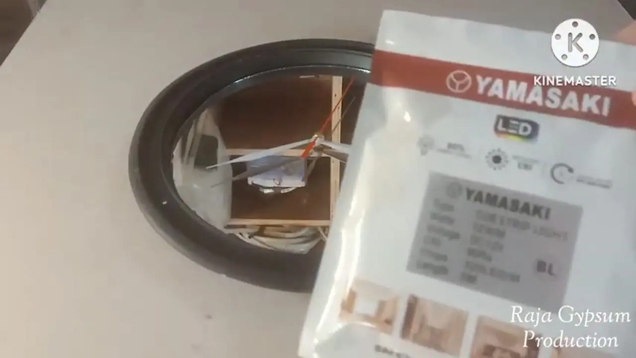 ببینید| نحوه ساخت یک ساعت دیواری زیبا با آینه بی نهایت