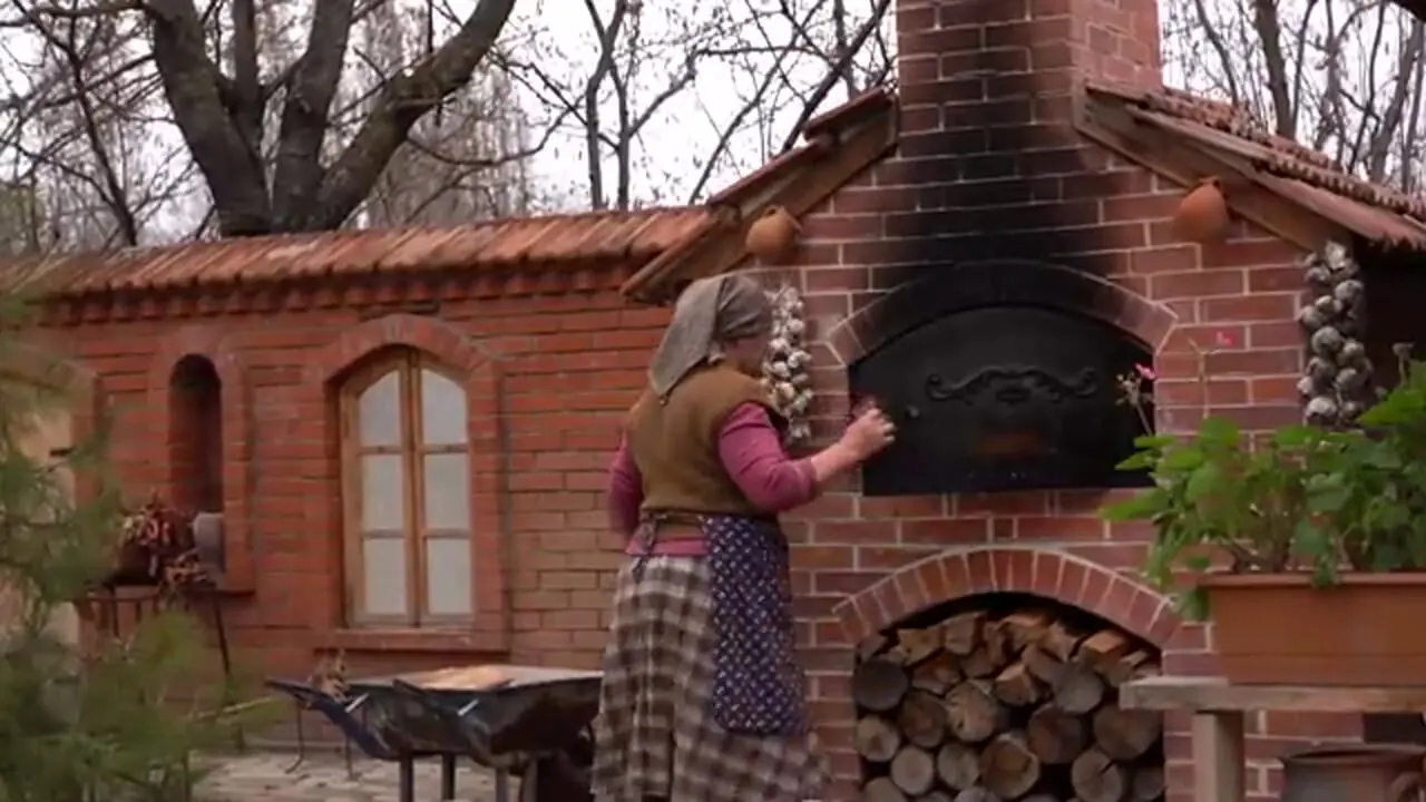 غذای روستایی در آذربایجان؛ پخت کیک پای کدو حلوایی در روستایی زیبا