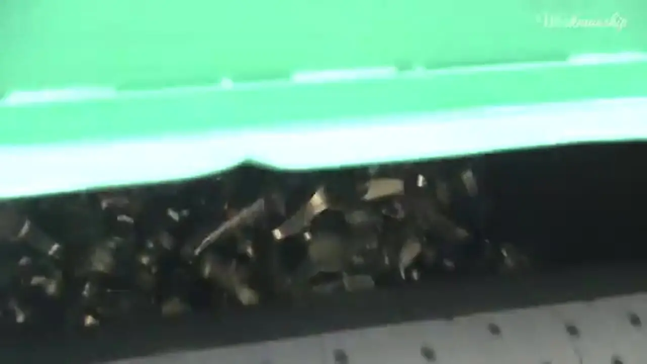 فرآیند دیدنی تولید انبوه شیرآب در کارخانه ای مدرن در کره جنوبی