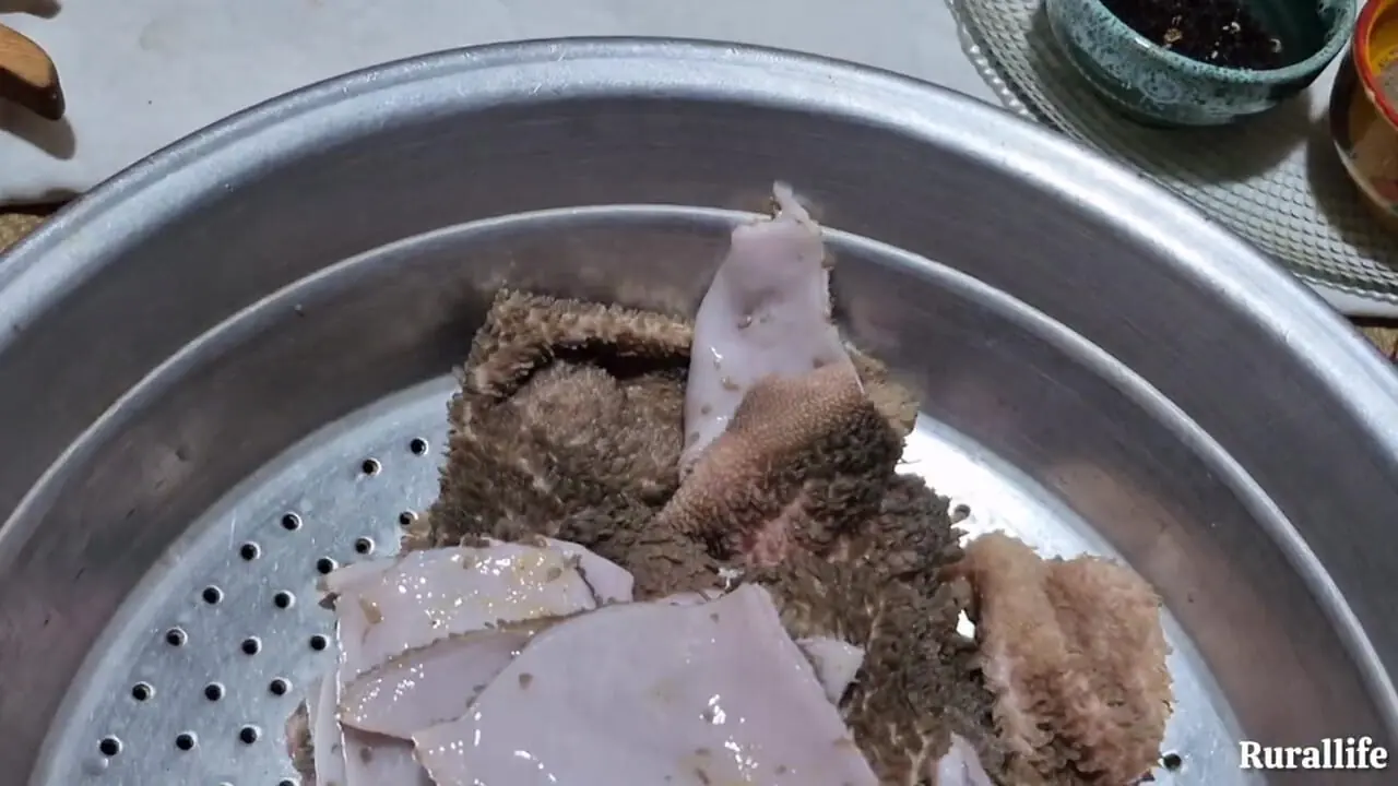 غذای روستایی در ایران؛ طبخ کله پاچه برای صبحانه توسط زوج روستایی