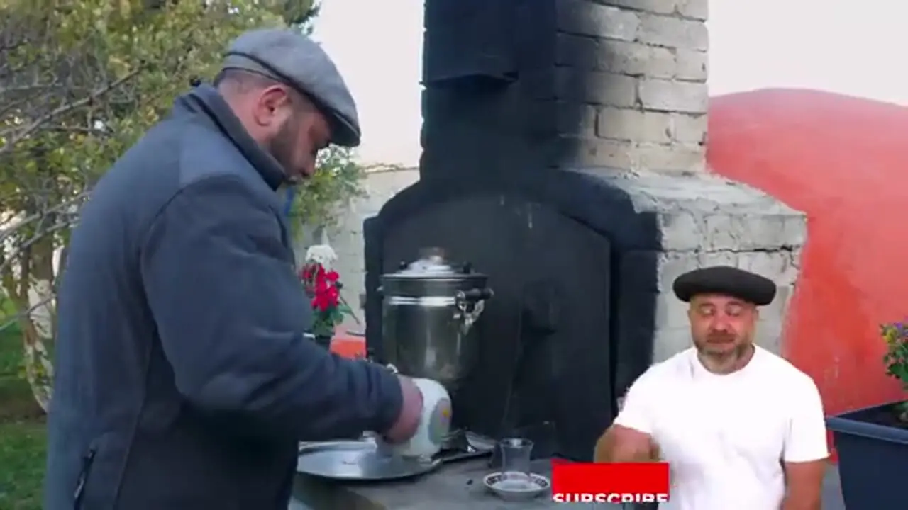 غذای روستایی در آذربایجان؛ پخت اردک شکم پر به روشی متفاوت