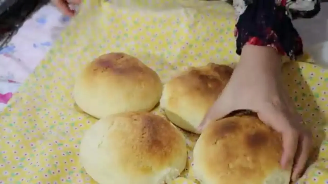 غذای روستایی در ایران؛ تهیه دونر کباب با گوشت چرخ کرده در فر