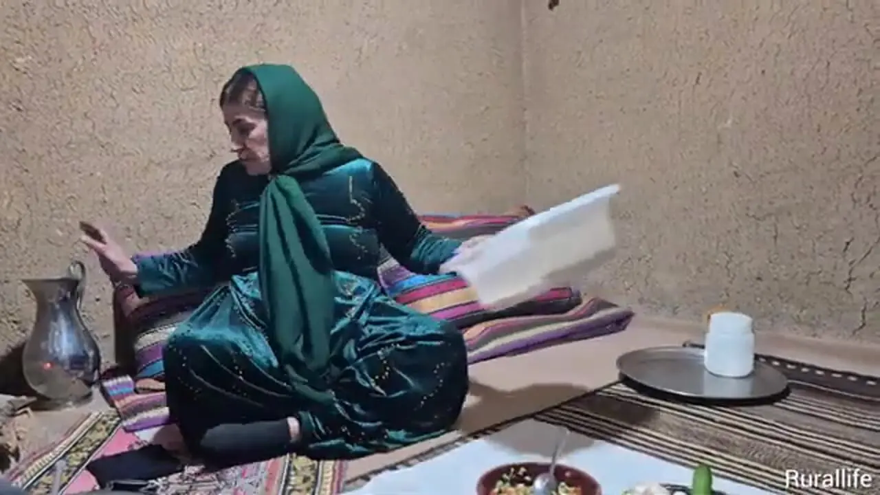 غذای روستایی در ایران؛ پخت عدس پلوی سنتی با سالاد شیرازی
