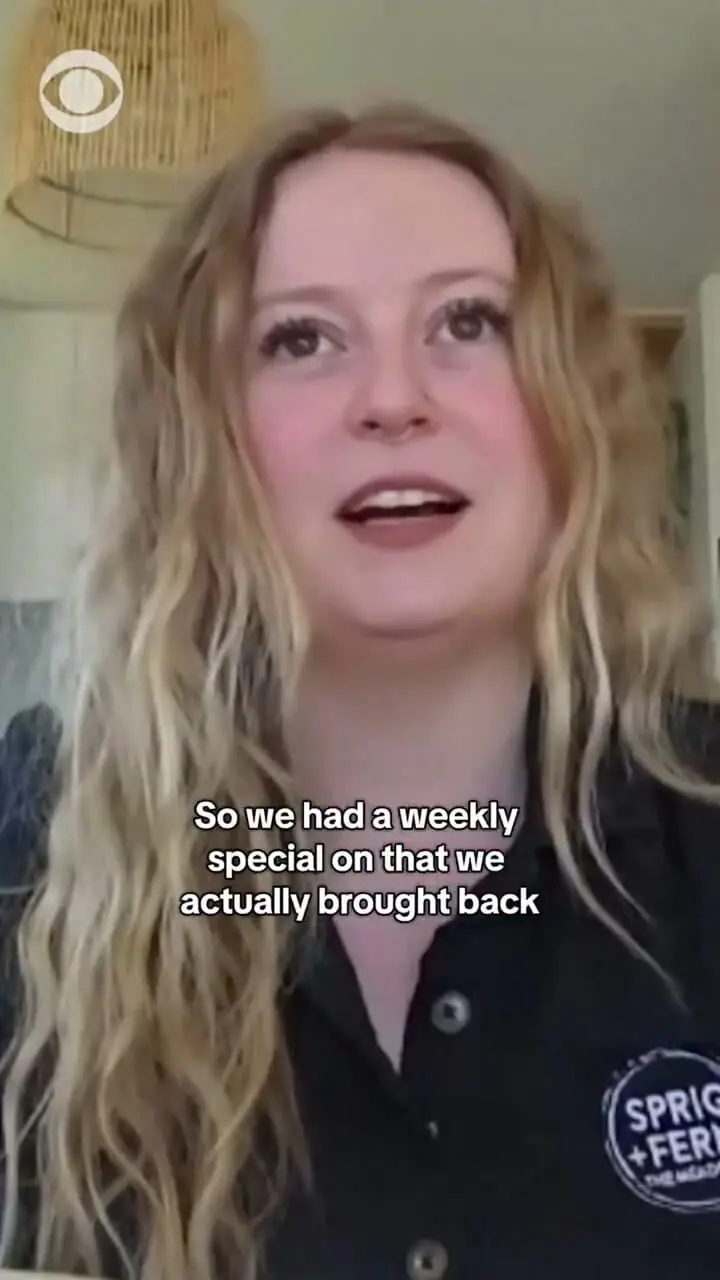 بچه‌ فوک سرگردان با طعمه پیتزا از کافه بیرون کشیده شد