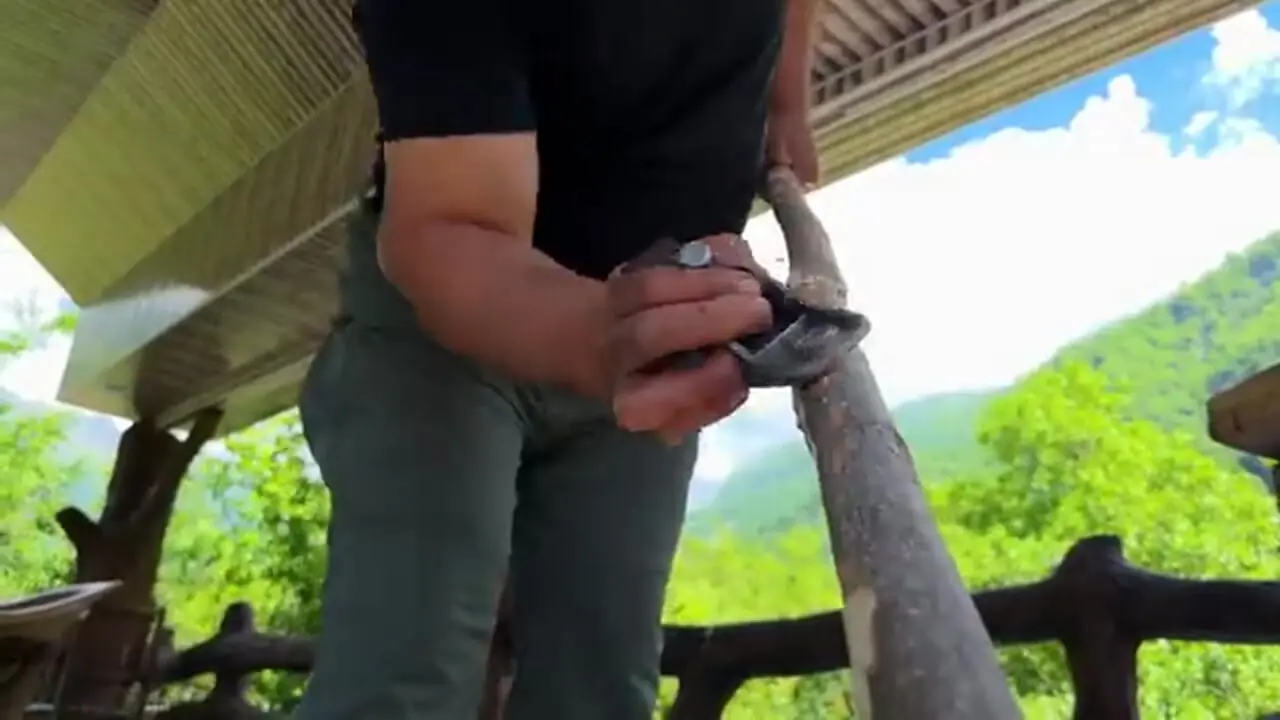 غذای روستایی در آذربایجان؛ پخت یک غذای خاص با دم گاو