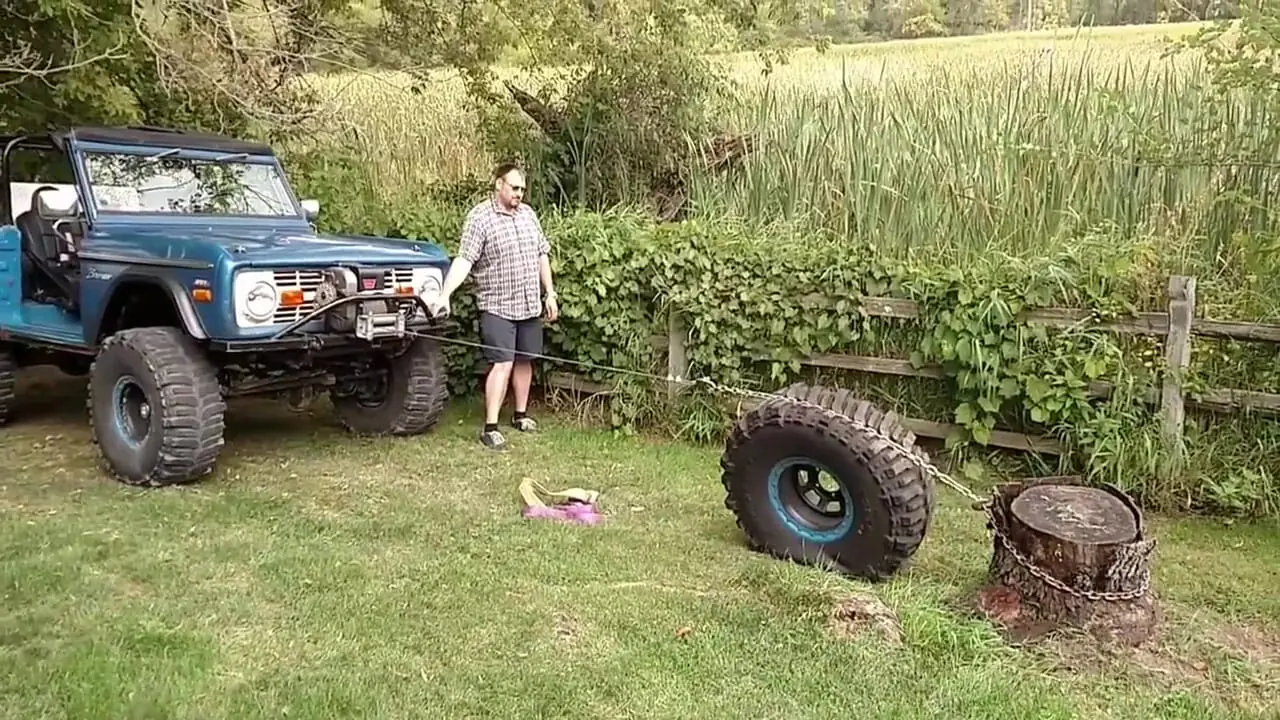 ببینید؛ درآوردن کنده درخت از خاک به کمک فیزیک