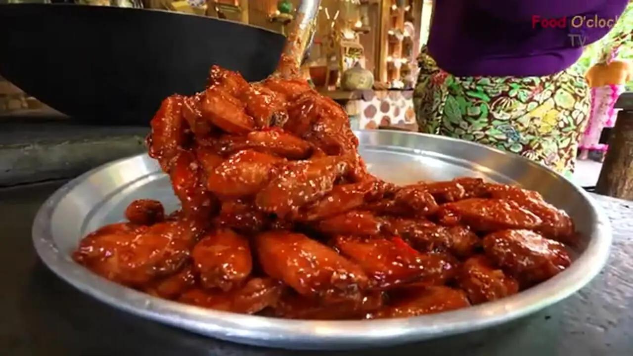 غذای روستایی در سنگاپور؛ تهیه بال مرغ سوخاری در روستا