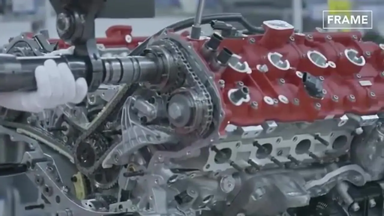 ببینید| نگاهی به مراحل طراحی و تولید خودروهای فراری در ایتالیا