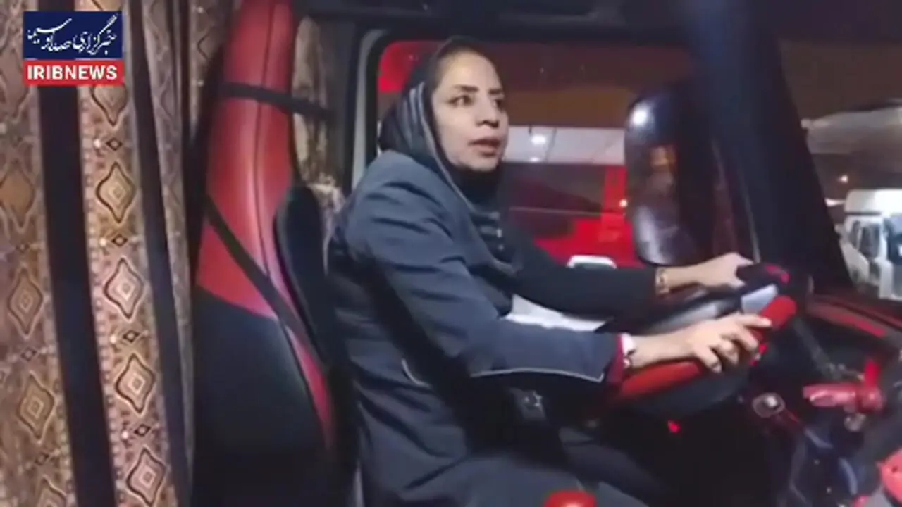 ببینید؛ تصاویر تازه از دو راننده زن تانکر سوخت در ایران!