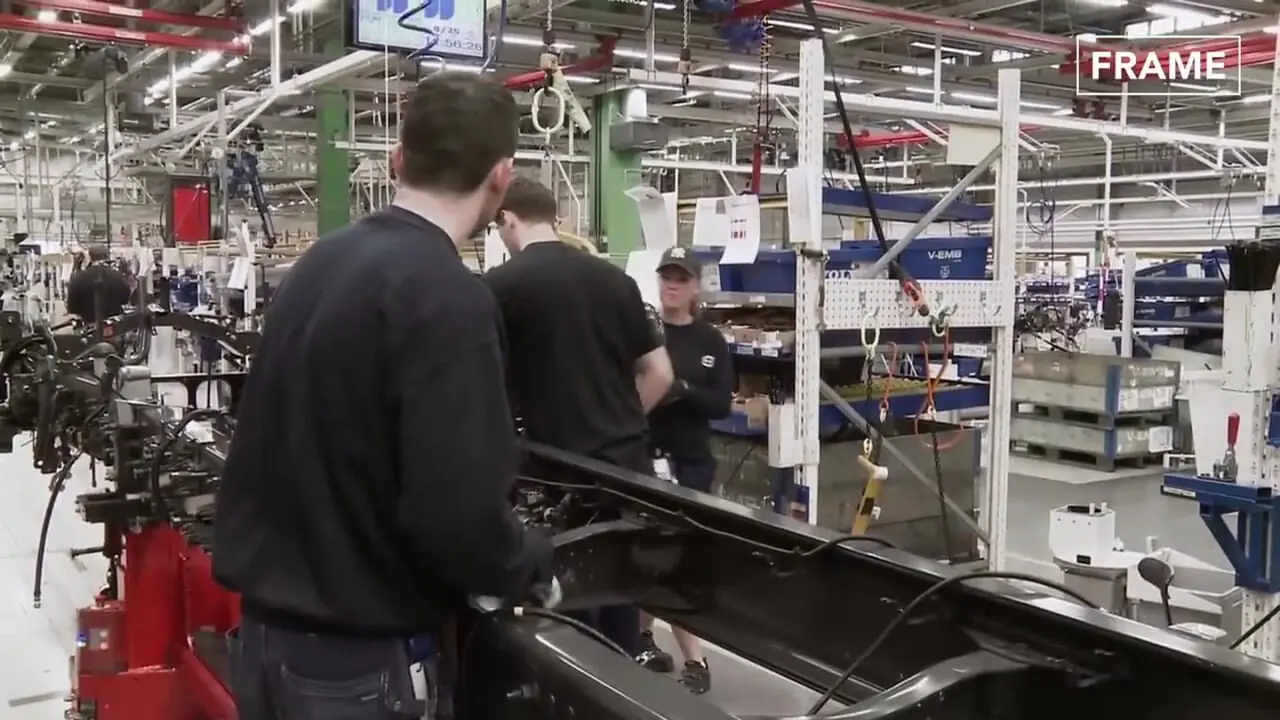 صفر تا صد تولید کامیون های برقی مرسدس بنز در کارخانه