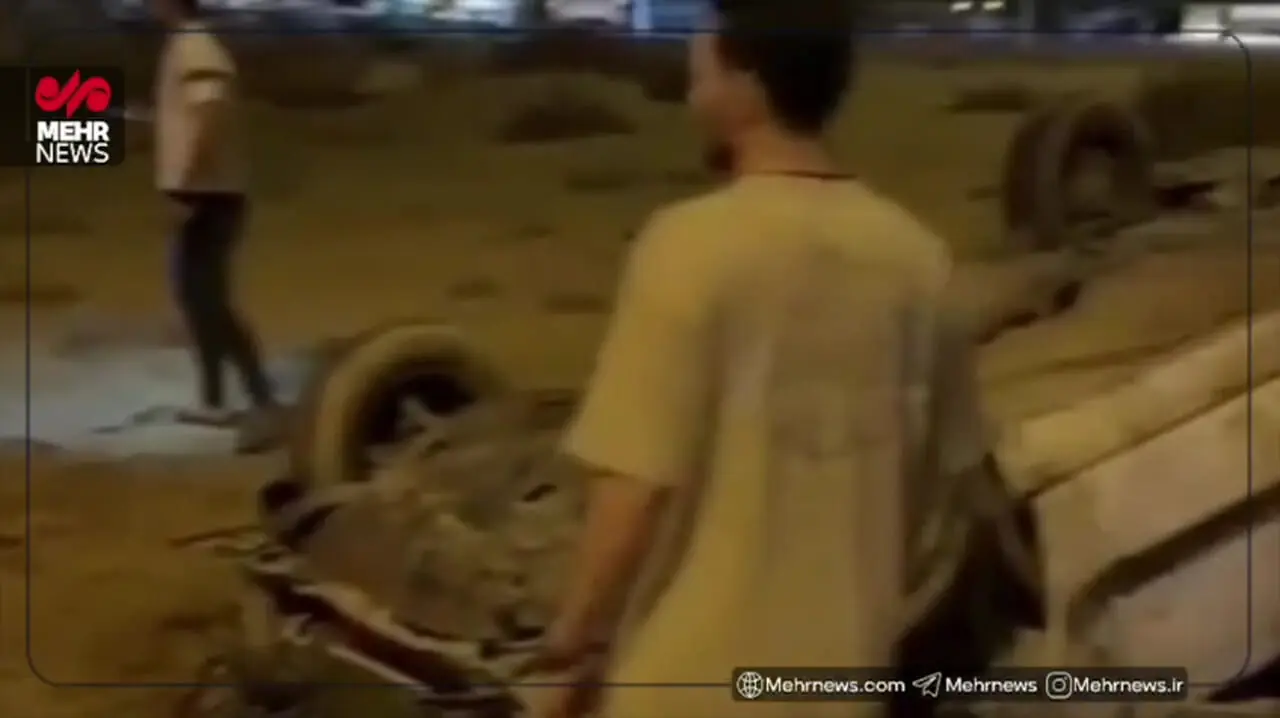 ببینید؛ تصادف زنجیره‌ای سه خودرو در اتوبان قشم