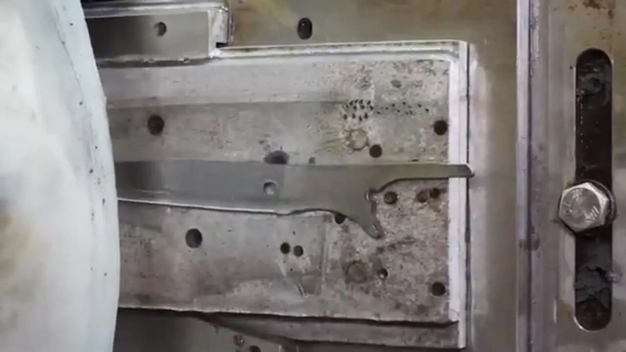 فرآیند دیدنی تولید انبوه قیچی در کارخانه ای در کره جنوبی