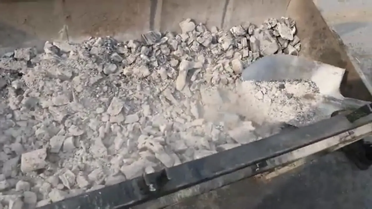 ببینید| غذای خیابانی در تایلند؛ تهیه محبوب ترین اردک کبابی در بانکوک