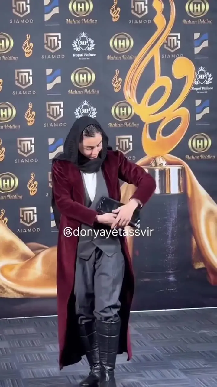 ببینید؛ سونیا حسینی بازیگر نقش «نیکا» در پایتخت با استایل متفاوت در جشن حافظ