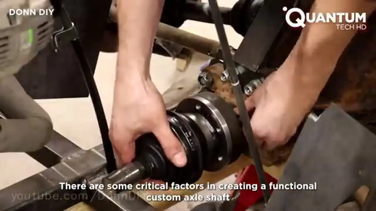 ببینید| فرآیند ساخت یک خودروی آفرود با قطعات قدیمی خودرو در 1000 ساعت