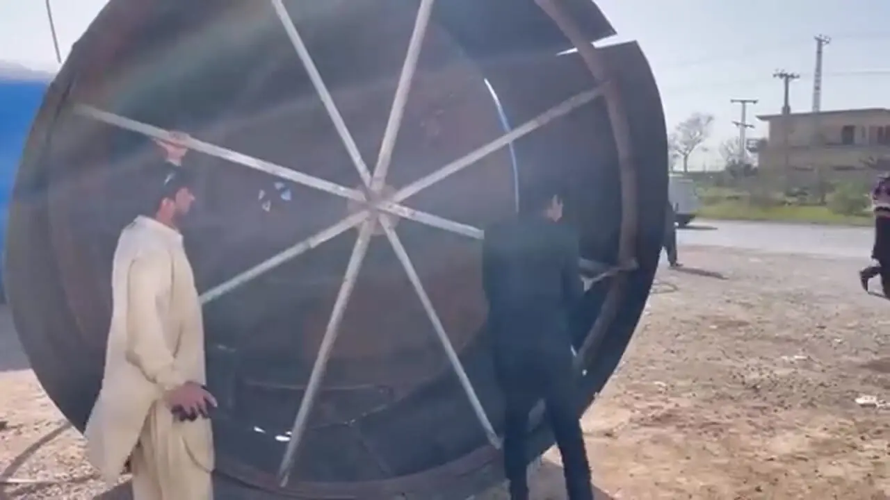 ببینید| فرآیند دیدنی تولید سیلوهای بزرگ در پاکستان