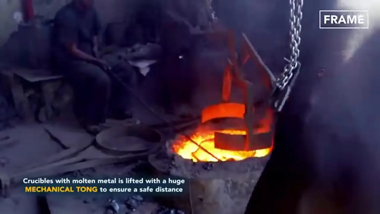 ببینید| فرآیند تولید ناقوس های غول پیکر در کارگاهی در اتریش