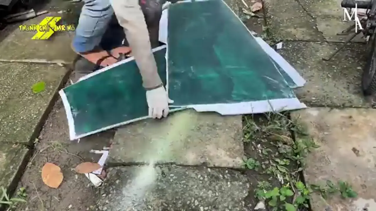 مراحل دیدنی ساخت یک قایق موتوری شبیه بشقاب پرنده در ویتنام