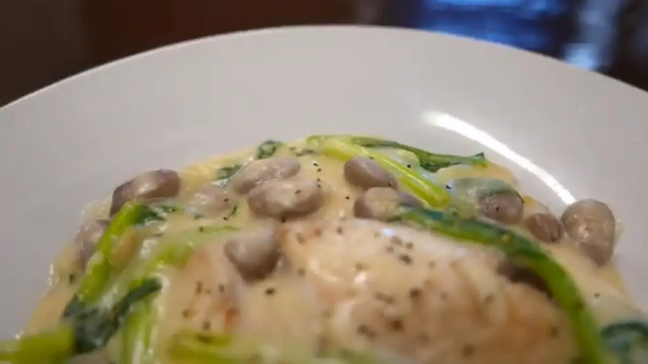 غذای خیابانی در ژاپن؛ برش ماهرانه دلفین ماهی و پخت غذا با آن در توکیو