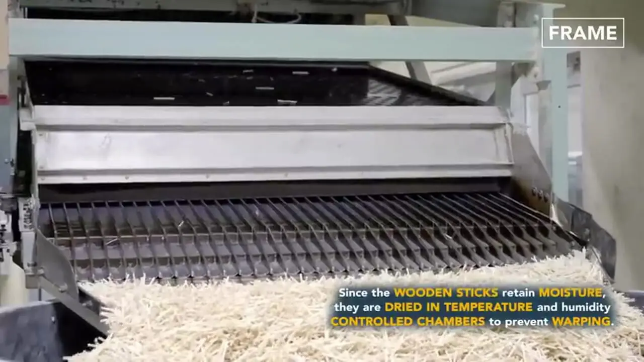 مراحل دیدنی تولید کبریت در کارخانه ای قدیمی در پاکستان