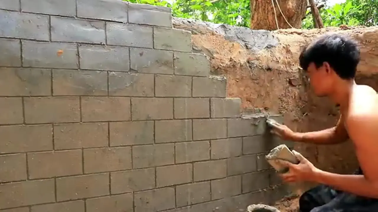 فرآیند ساخت یک کلبه با چاه آب، استخر و اتاق بدنسازی در جنگل های کامبوج