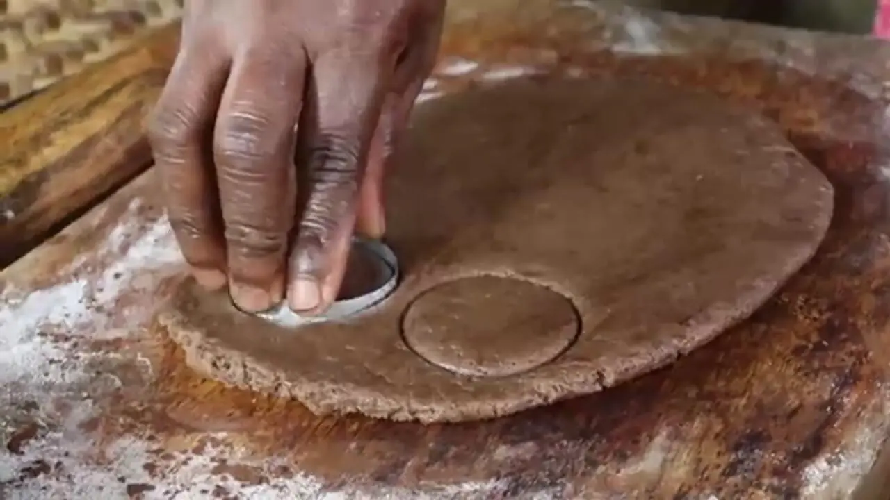 ببینید| غذای روستایی در سنگاپور؛ پخت کوکی کره ای در روستایی زیبا