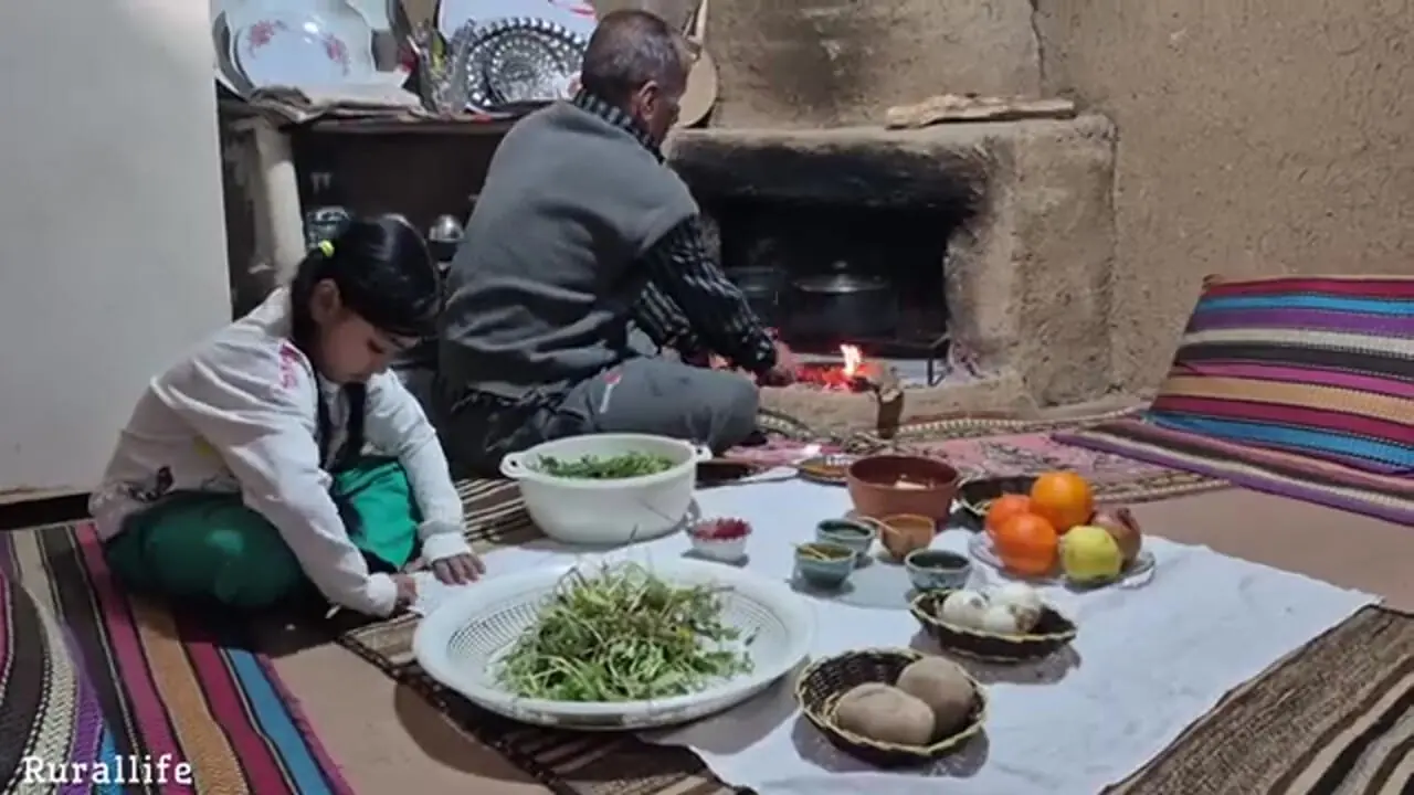 غذای روستایی در ایران؛ پخت آبگوشت مرغ به روشی متفاوت