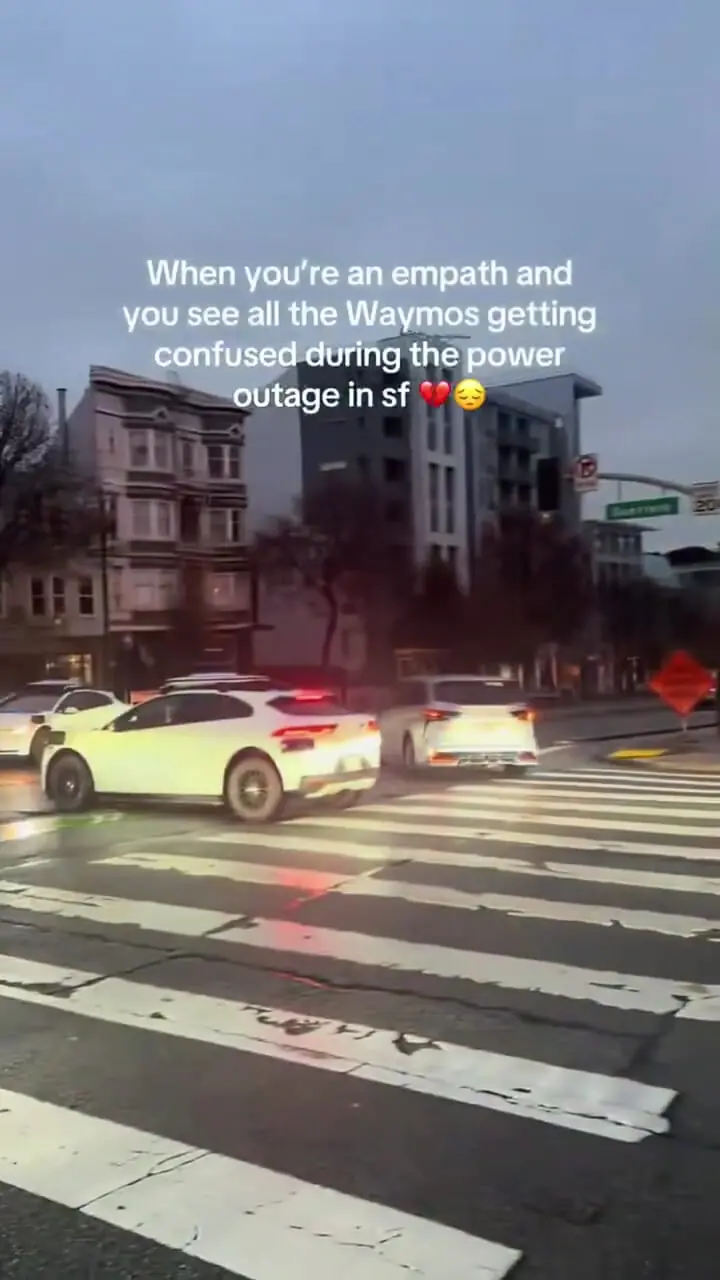 ببینید این خودروی «خودران» چه هرج و مرجی ایجاد کرد