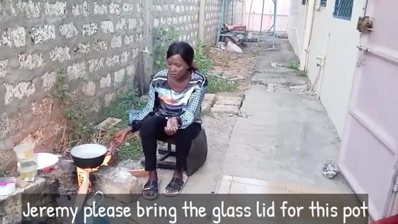 ببینید| غذای روستایی در آفریقای جنوبی؛ پخت خورشت با گوشت گاو در روستا