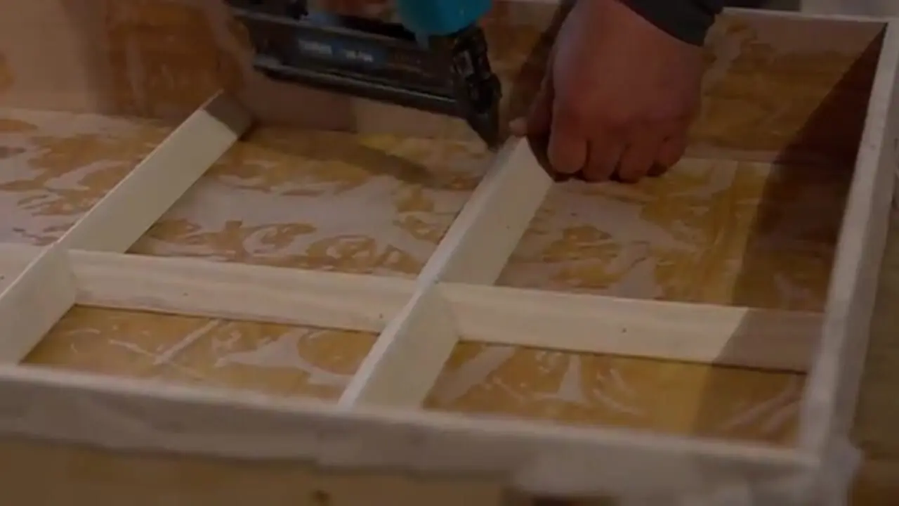 ببینید| غذای روستایی در آذربایجان؛ تهیه شکلات دبی غول پیکر در طبیعت