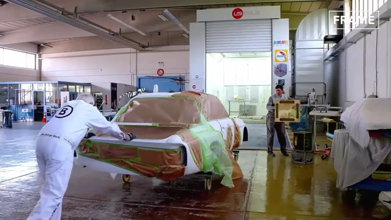 ببینید| مراحل دیدنی بازسازی کامل پورشه ۹۱۱ GT3R در آلمان