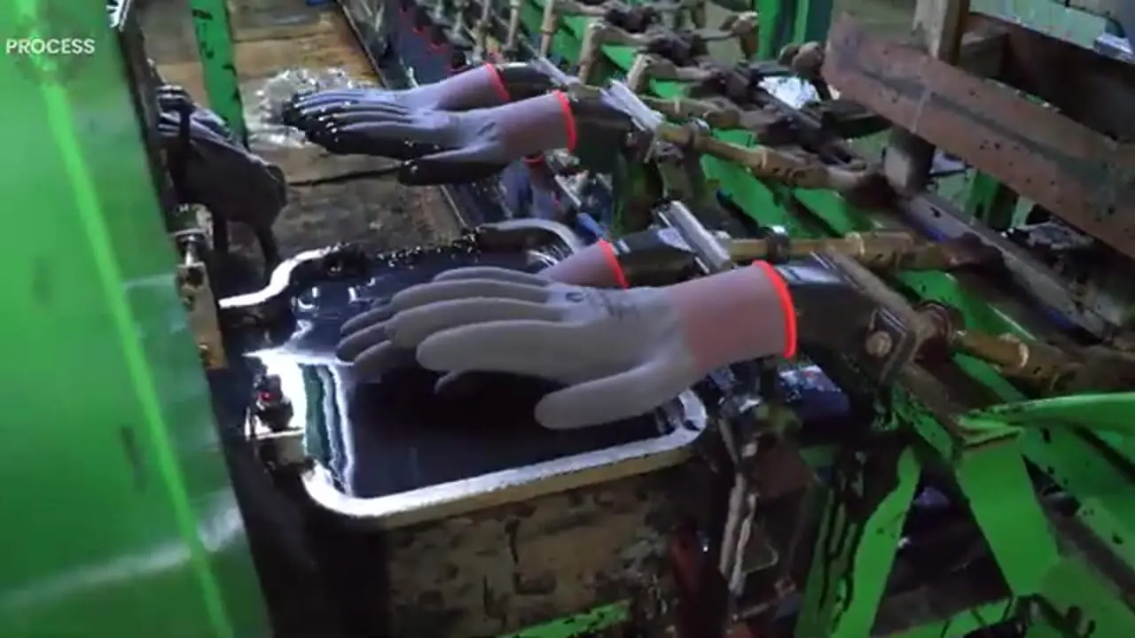 ببینید| مراحل دیدنی تولید دستکش های کار در کارخانه ای در کره جنوبی