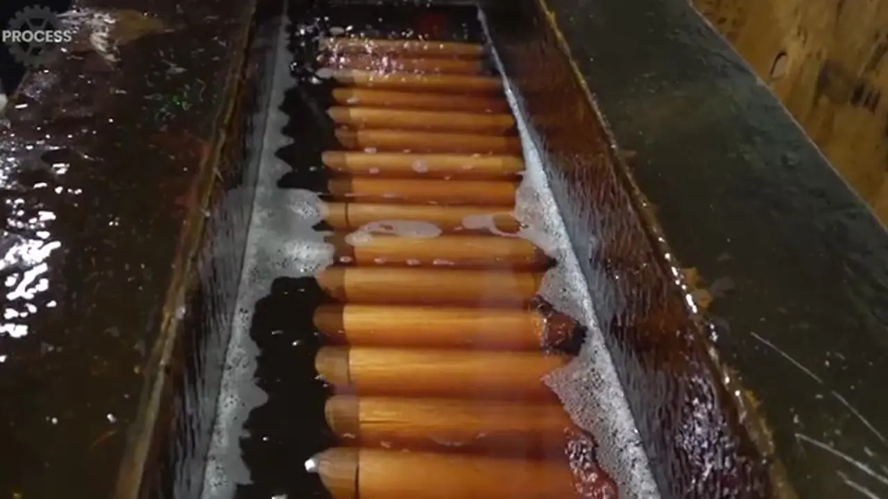 ببینید| فرآیند تولید انبوه بیل در کارخانه ای در کره جنوبی