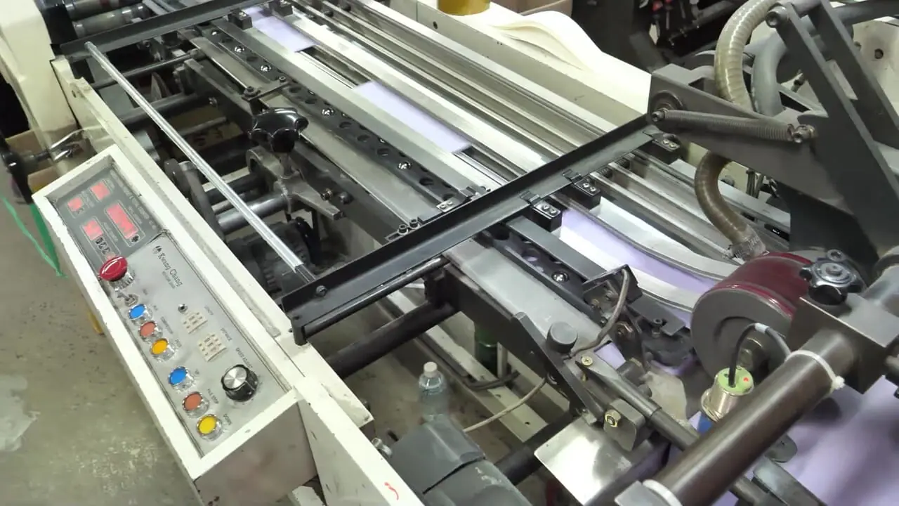 ببینید| مراحل دیدنی تولید انبوه کتاب در کارخانه ای پیشرفته در کره جنوبی