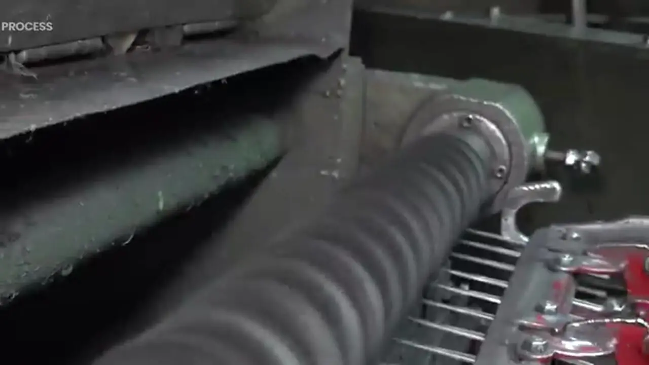 ببینید| فرآیند دیدنی تولید انبوه قاشق های استیل در کره جنوبی