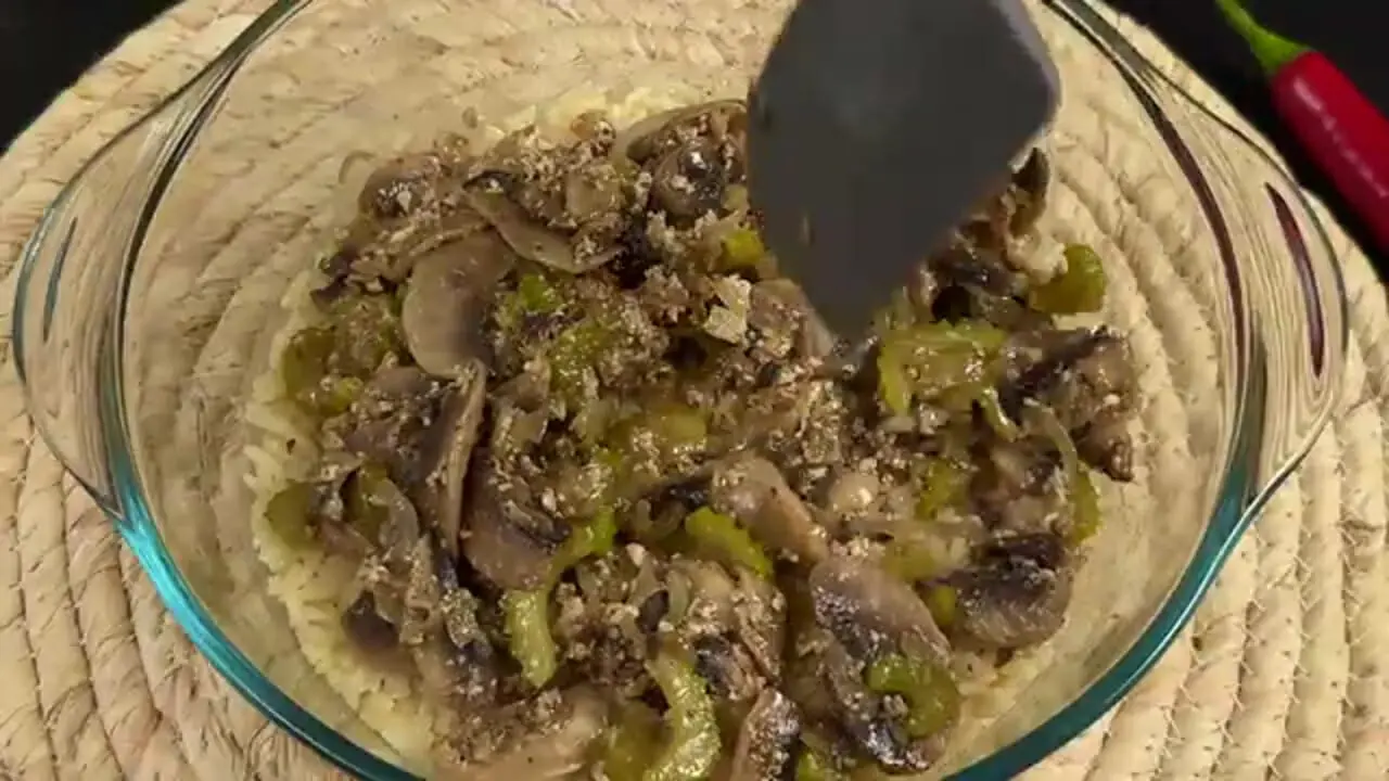 ببینید| با برنج و تخم مرغ، این غذای ساده و متفاوت را درست کنید!