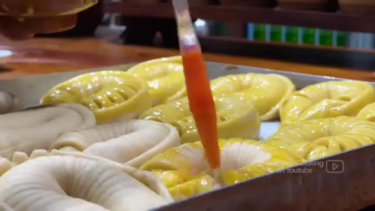 غذای روستایی در آذربایجان؛ پخت غذا با غاز و نان تازه در روستا