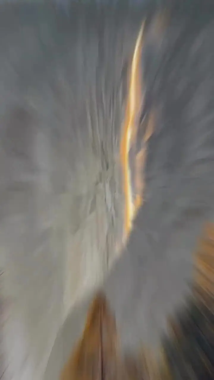 آبشاری که مثل «آتش» می‌سوزد!