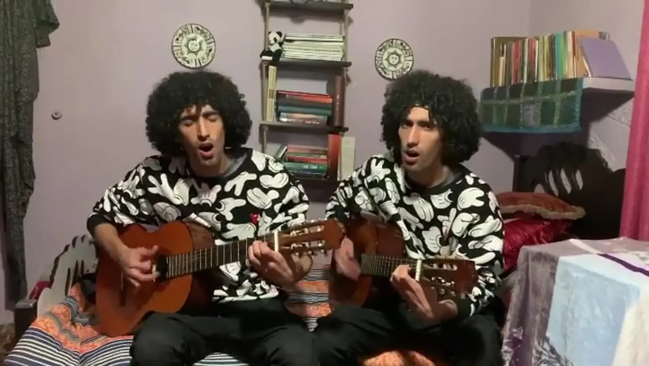 سفر در زمان؛ «رحمان و رحیم» در حال اجرا در پشت صحنه سریال پایتخت 6؛ سال 98